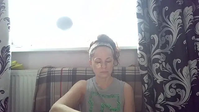 LindaStarS online show from March 5, 2026, 5:36 am