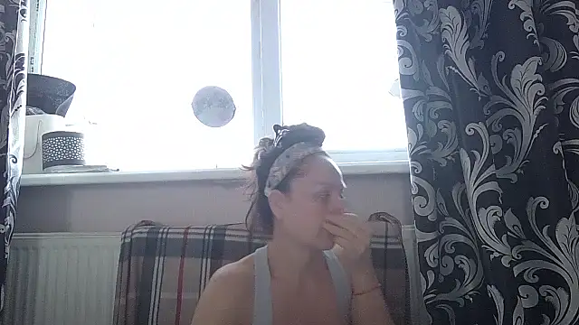 LindaStarS online show from March 7, 2026, 5:37 am