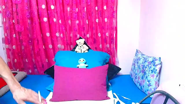 SLUTTYROXY online show from February 13, 2026, 7:54 pm