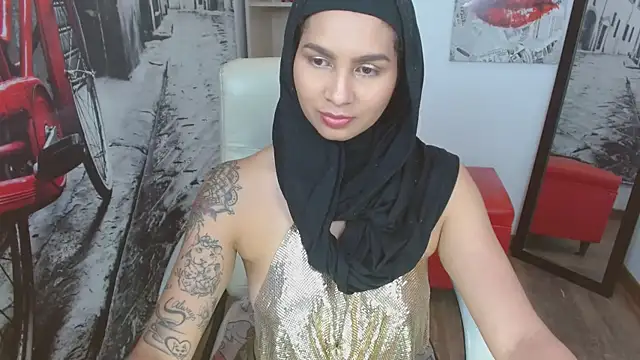 Snapshot of Shay__lee chatting on February 13, 2025, 11:26 pm Shay lee online show from February 13, 2025, 11:26 pm