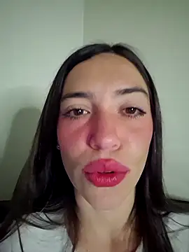 Snapshot of loveuu-bae chatting on February 27, 2026, 2:11 am loveuu-bae online show from February 27, 2026, 2:11 am