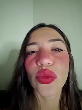 loveuu-bae online show from March 27, 2026, 3:12 am