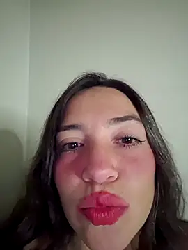 loveuu-bae online show from April 8, 2026, 3:28 am