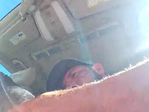 Snapshot of UncutHammer69 chatting on October 1, 2025, 8:15 pm UncutHammer69 online show from October 1, 2025, 8:15 pm