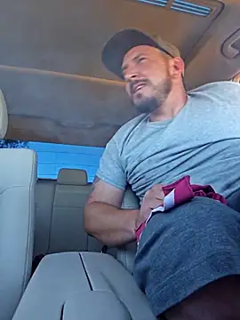 Snapshot of UncutHammer69 chatting on October 2, 2025, 4:25 pm UncutHammer69 online show from October 2, 2025, 4:25 pm