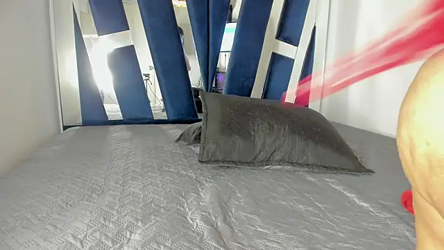 moonsweet1 online show from March 18, 2025, 6:26 pm