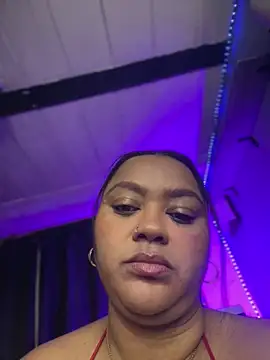 yanza2002 online show from February 25, 2026, 11:36 pm