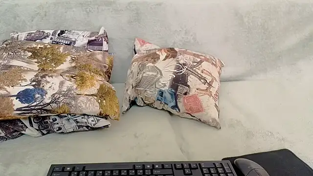 pussygold88 online show from April 1, 2026, 1:41 pm