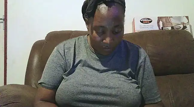 Snapshot of ebonytitts4u chatting on March 2, 2025, 5:36 pm ebonytitts4u online show from March 2, 2025, 5:36 pm