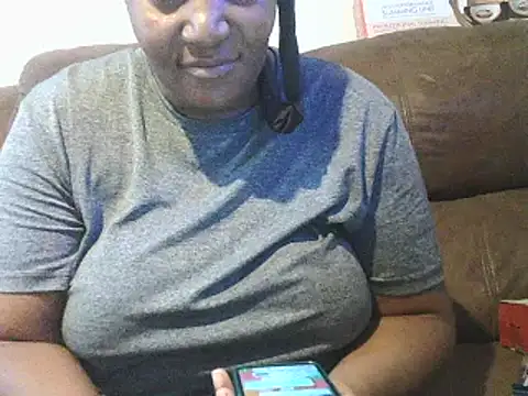 Snapshot of ebonytitts4u chatting on March 18, 2025, 4:47 am ebonytitts4u online show from March 18, 2025, 4:47 am