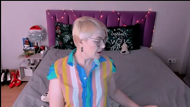 sabrinamacmarren online show from January 14, 2026, 4:12 pm