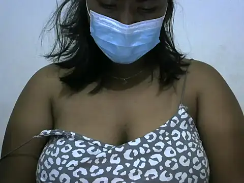 Artinah22 online show from November 2, 2025, 7:05 pm