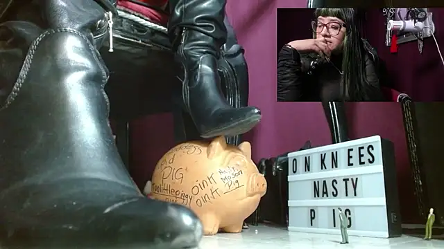 MeGoddesSara online show from May 16, 2026, 7:56 pm