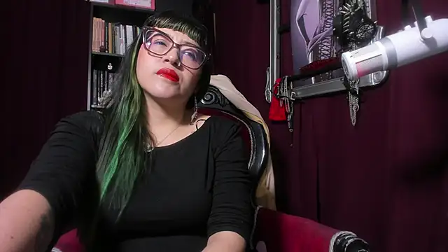 MeGoddesSara online show from May 26, 2026, 3:35 am