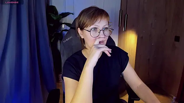 Snapshot of Paris_Cherry chatting on February 22, 2025, 1:35 pm Paris Cherry online show from February 22, 2025, 1:35 pm