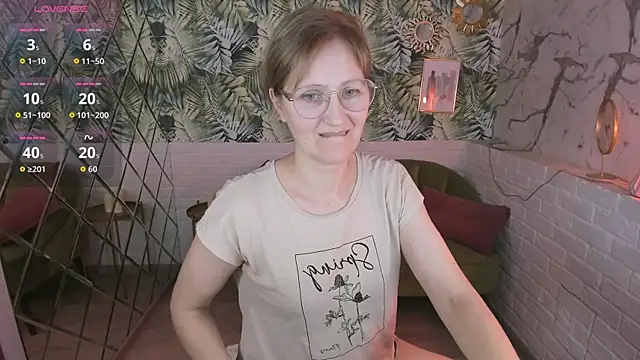 Paris Cherry online show from December 13, 2025, 8:25 pm