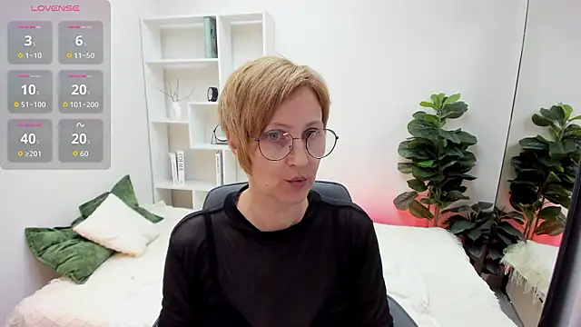 Paris Cherry online show from March 21, 2026, 6:00 pm