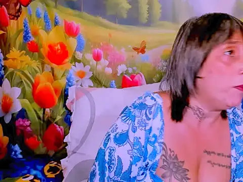 Snapshot of indianroxy chatting on February 19, 2026, 7:32 pm indianroxy online show from February 19, 2026, 7:32 pm