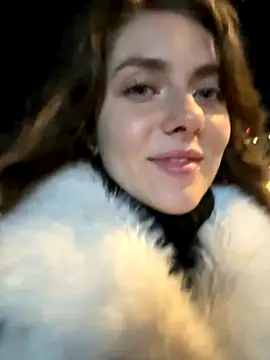 Snapshot of MariiD chatting on December 4, 2024, 3:43 pm MariiD online show from December 4, 2024, 3:43 pm