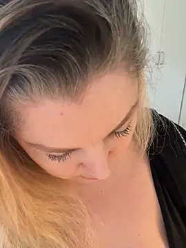 Snapshot of Anna_Alexa chatting on March 4, 2025, 11:51 am Anna Alexa online show from March 4, 2025, 11:51 am