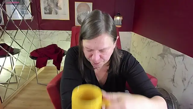 KellyPerfection online show from October 16, 2025, 6:03 am