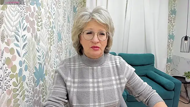 Snapshot of EvelynJoyful chatting on December 13, 2024, 5:05 am EvelynJoyful online show from December 13, 2024, 5:05 am