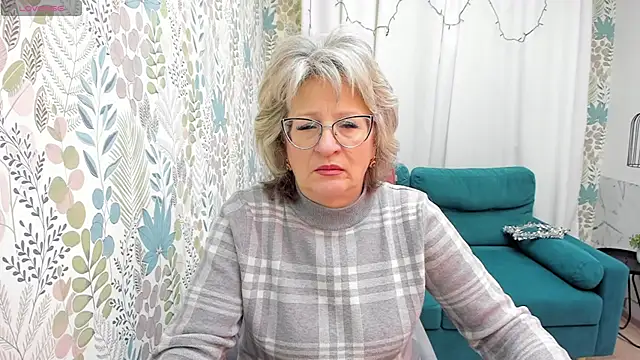 Snapshot of EvelynJoyful chatting on January 6, 2025, 4:58 am EvelynJoyful online show from January 6, 2025, 4:58 am