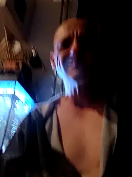 peter40bi online show from September 28, 2025, 1:55 am