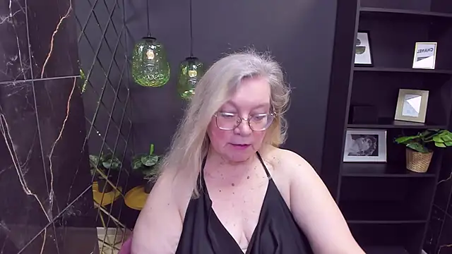 Snapshot of NataliMellow chatting on December 11, 2024, 4:20 pm NataliMellow online show from December 11, 2024, 4:20 pm