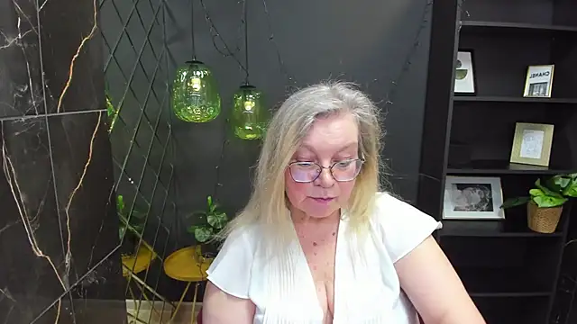 Snapshot of NataliMellow chatting on January 12, 2025, 7:21 pm NataliMellow online show from January 12, 2025, 7:21 pm