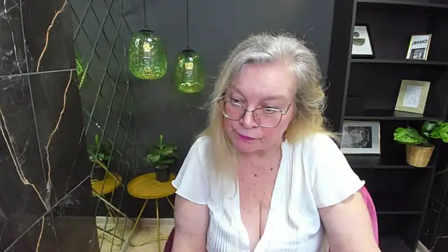 Snapshot of NataliMellow chatting on January 17, 2025, 7:27 pm NataliMellow online show from January 17, 2025, 7:27 pm