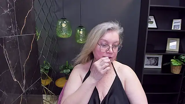 Snapshot of NataliMellow chatting on January 21, 2025, 7:39 pm NataliMellow online show from January 21, 2025, 7:39 pm
