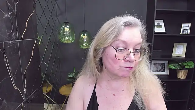 Snapshot of NataliMellow chatting on February 7, 2025, 1:11 pm NataliMellow online show from February 7, 2025, 1:11 pm