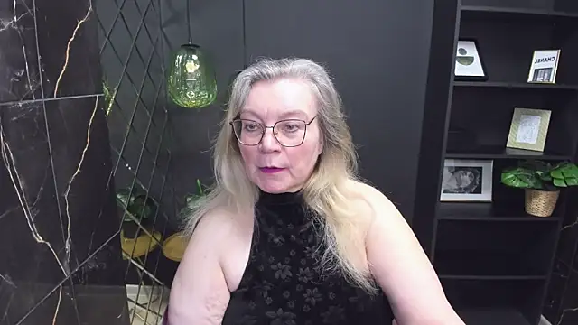 Snapshot of NataliMellow chatting on February 8, 2025, 1:11 pm NataliMellow online show from February 8, 2025, 1:11 pm