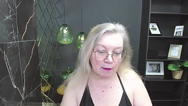 Snapshot of NataliMellow chatting on February 11, 2025, 1:09 pm NataliMellow online show from February 11, 2025, 1:09 pm