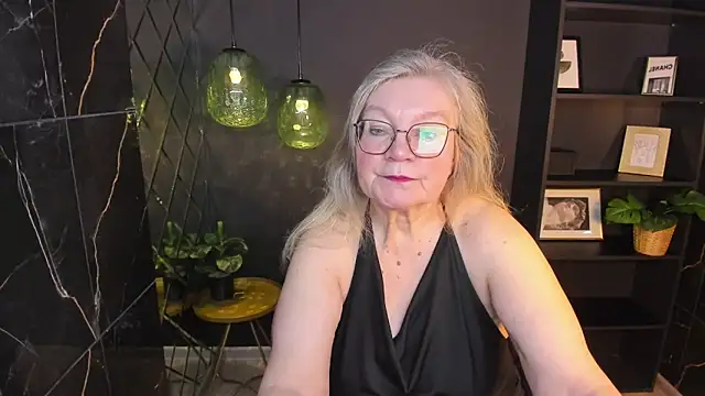 NataliMellow online show from March 7, 2026, 1:52 pm