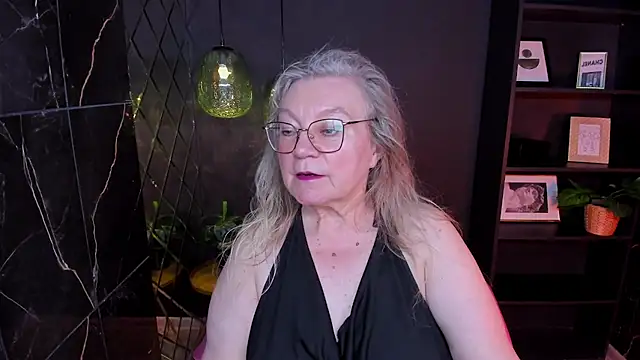 NataliMellow online show from July 4, 2026, 1:17 pm