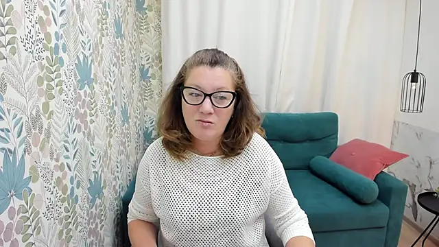 Snapshot of LeaPure chatting on November 15, 2025, 5:05 am LeaPure online show from November 15, 2025, 5:05 am