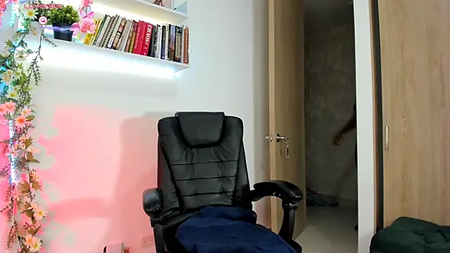 ALLMECANDY online show from December 5, 2024, 8:22 am