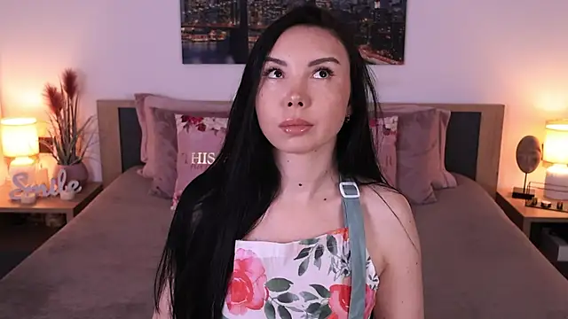 Snapshot of Leila__Sweet chatting on July 10, 2026, 7:01 am Leila Sweet online show from July 10, 2026, 7:01 am