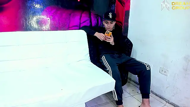 AmazingPartys online show from February 9, 2026, 2:37 am