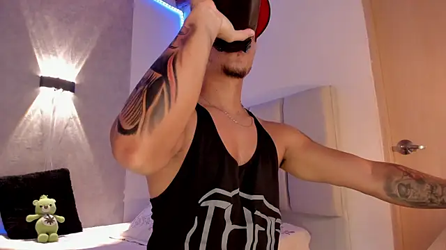 CRAZYBOYLOVE online show from September 15, 2025, 11:32 am