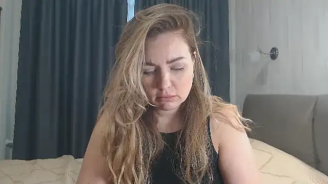 Snapshot of xxkristinaxx chatting on November 12, 2025, 8:26 am xxkristinaxx online show from November 12, 2025, 8:26 am