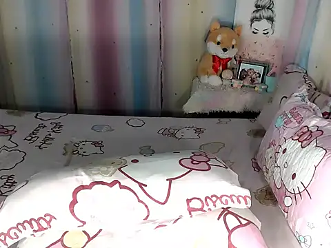 hersheykisses07 online show from December 4, 2025, 3:27 am