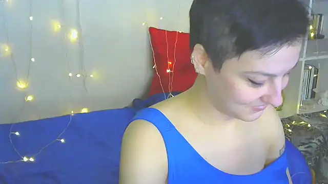 Snapshot of MartaBounty chatting on December 14, 2024, 5:47 pm MartaBounty online show from December 14, 2024, 5:47 pm
