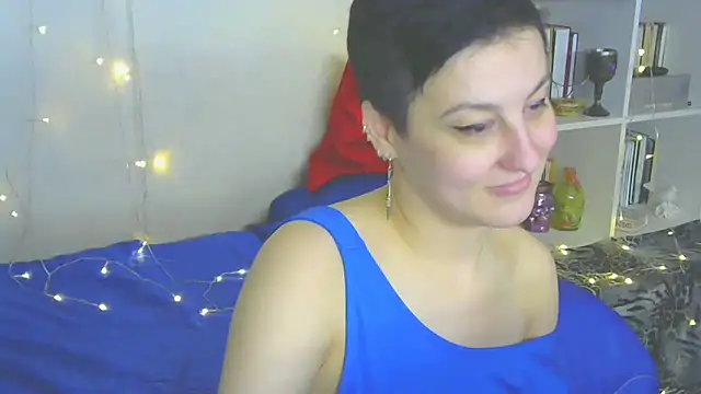Snapshot of MartaBounty chatting on December 14, 2024, 9:02 pm MartaBounty online show from December 14, 2024, 9:02 pm