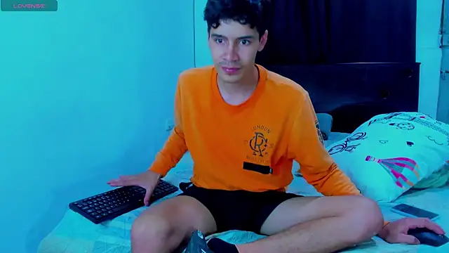 Dimitrixxx   online show from June 24, 2026, 8:41 pm