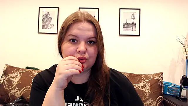 Snapshot of KateLuno chatting on November 10, 2025, 6:51 pm KateLuno online show from November 10, 2025, 6:51 pm