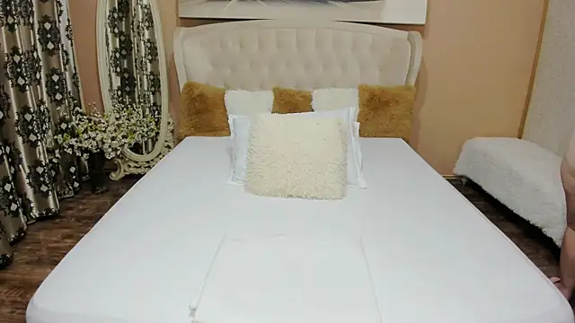 AnneRainn online show from October 19, 2025, 7:14 pm