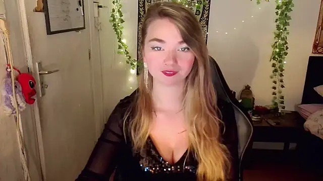 Thegirlbehindthemask online show from June 11, 2026, 3:32 pm